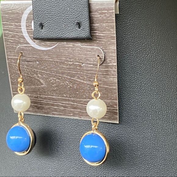 Cusp Neiman Marcus Earrings - Picture 5 of 6